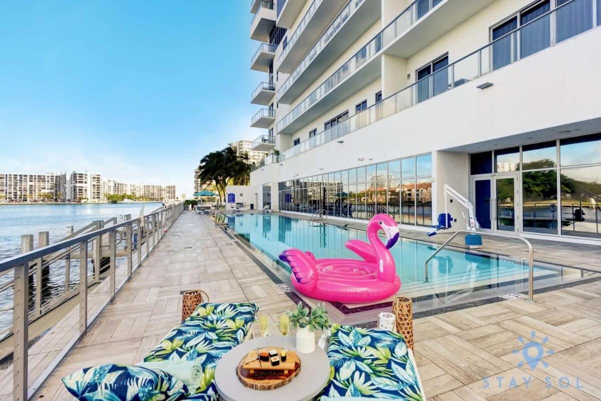 Luxury With Stunning View, Balcony, Amazing Pools Appartement Hollywood Buitenkant foto