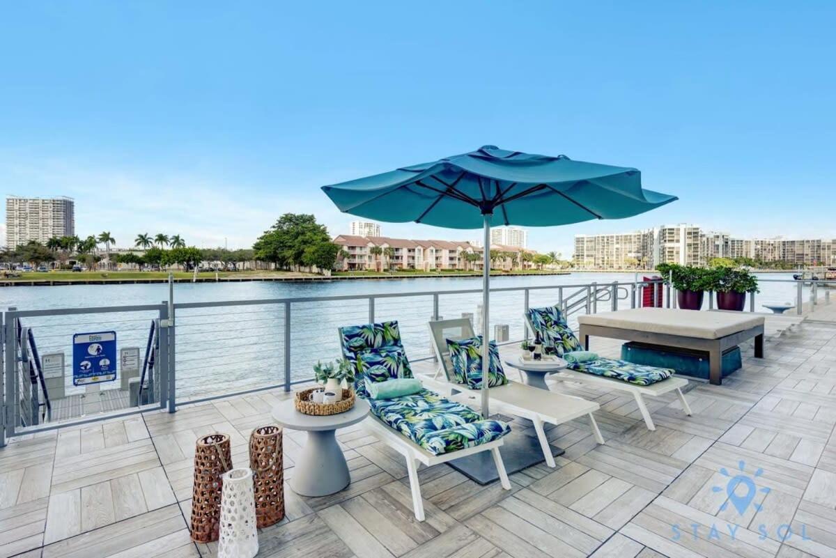 Luxury With Stunning View, Balcony, Amazing Pools Appartement Hollywood Buitenkant foto
