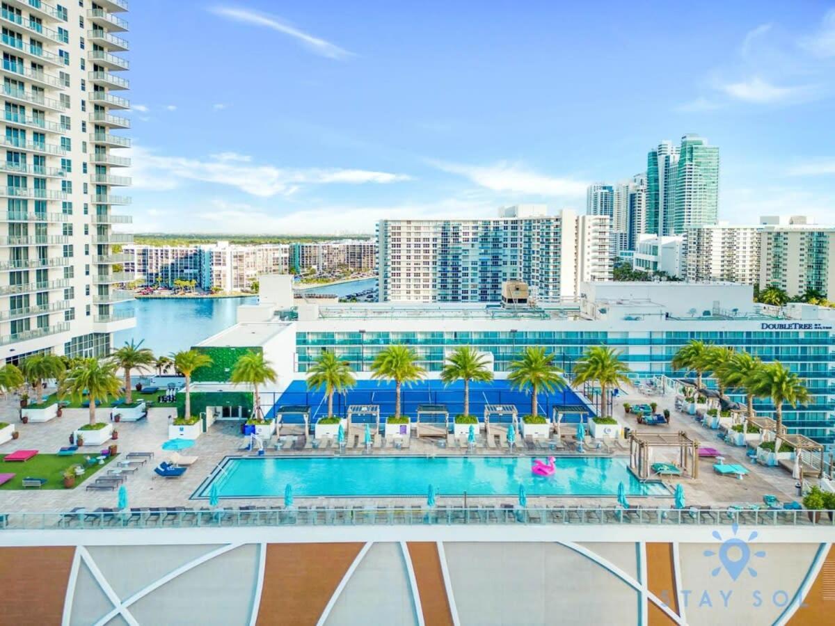 Luxury With Stunning View, Balcony, Amazing Pools Appartement Hollywood Buitenkant foto