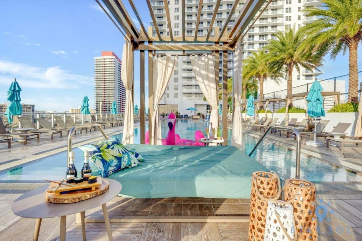 Luxury With Stunning View, Balcony, Amazing Pools Appartement Hollywood Buitenkant foto