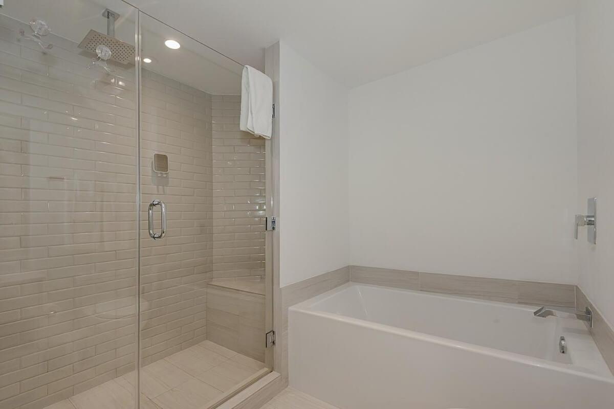 Luxury With Stunning View, Balcony, Amazing Pools Appartement Hollywood Buitenkant foto