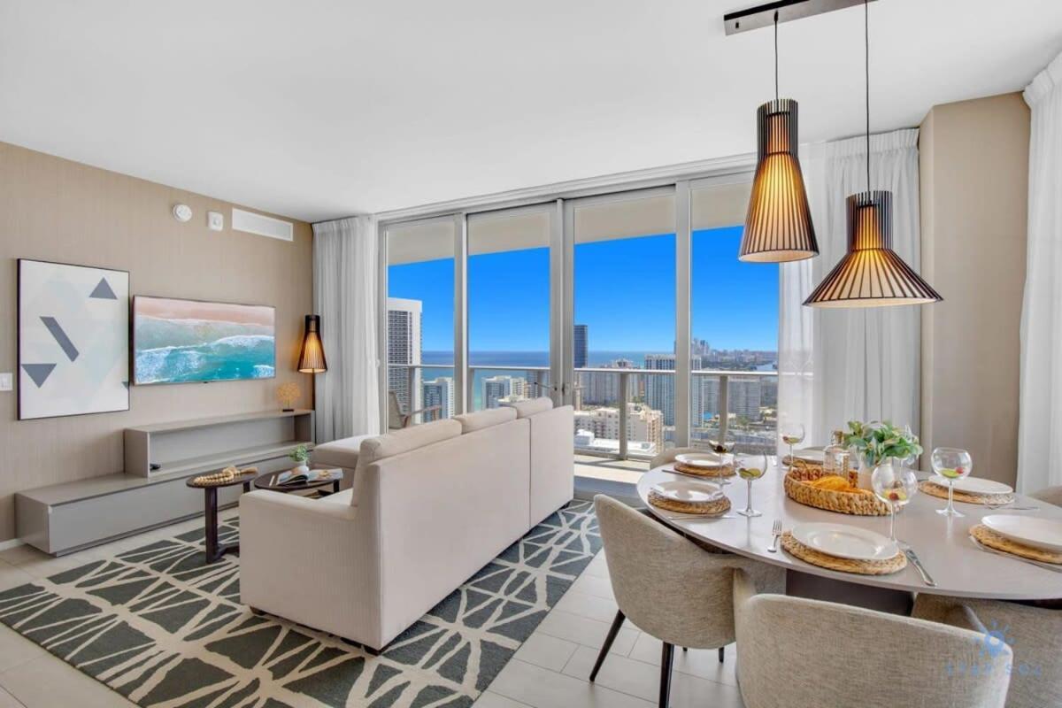 Luxury With Stunning View, Balcony, Amazing Pools Appartement Hollywood Buitenkant foto