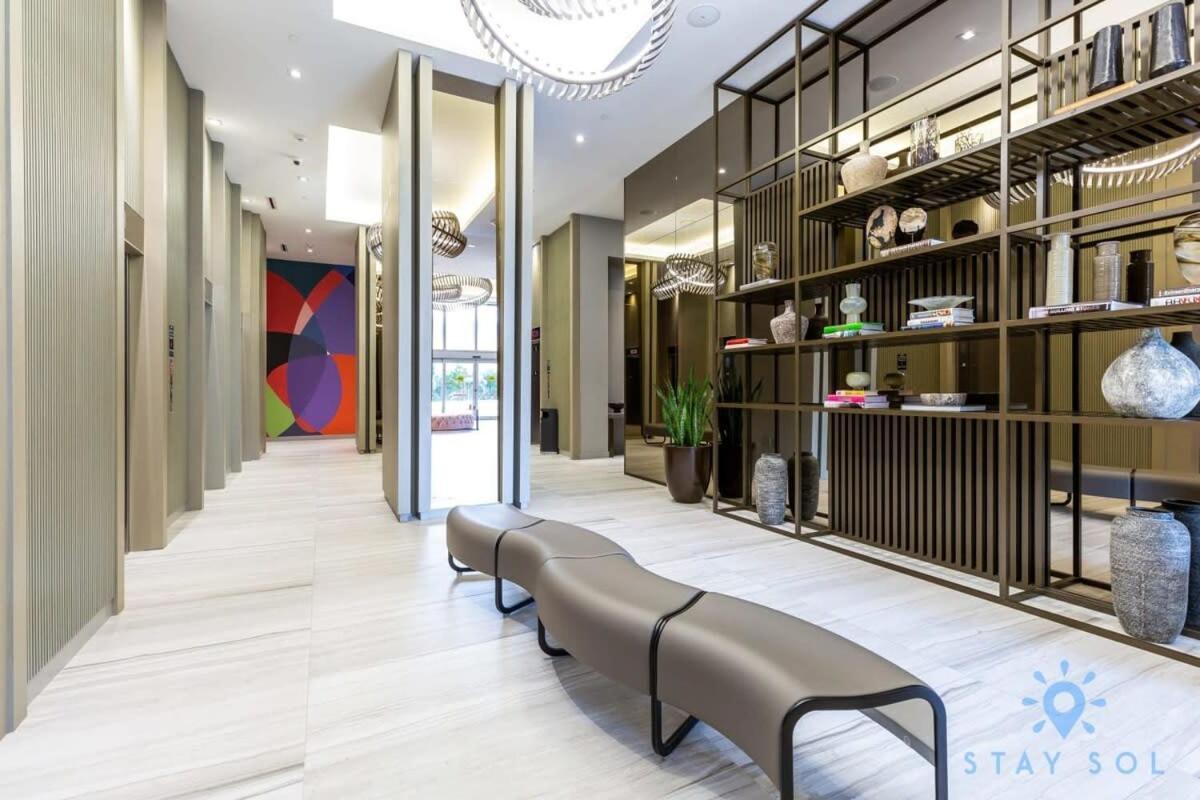 Luxury With Stunning View, Balcony, Amazing Pools Appartement Hollywood Buitenkant foto