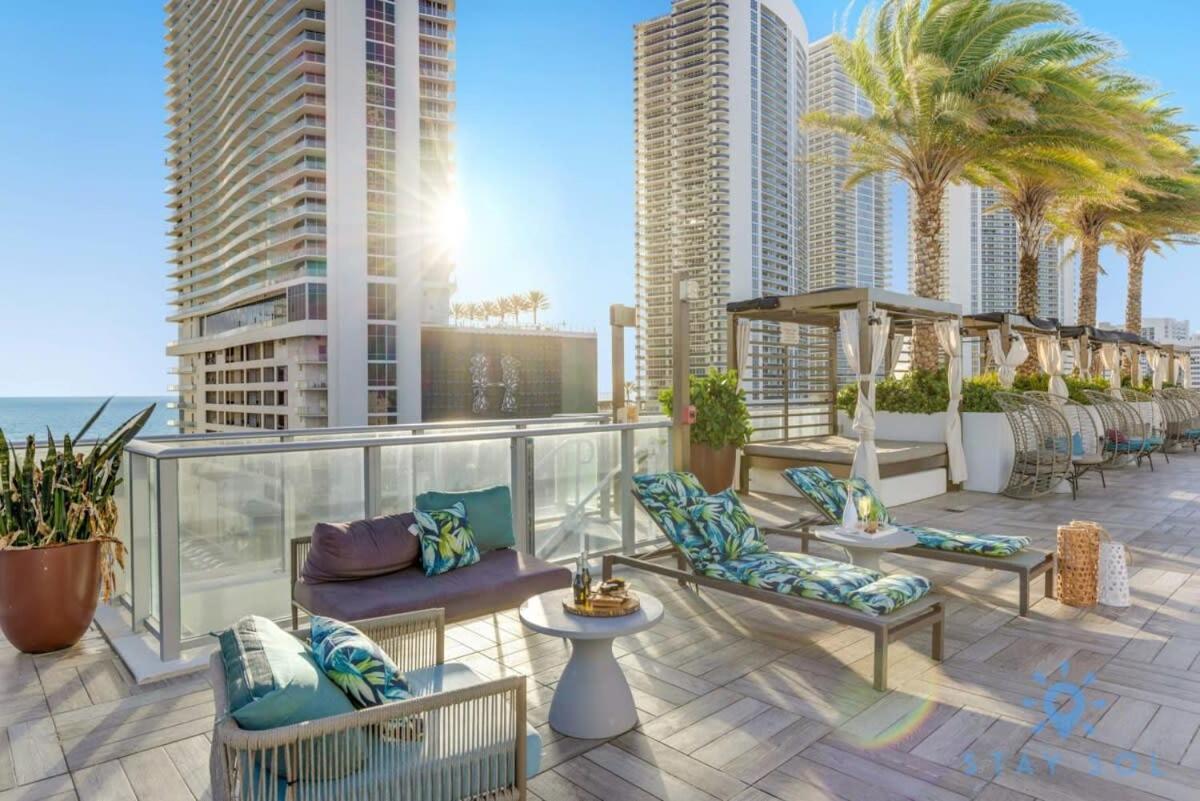 Luxury With Stunning View, Balcony, Amazing Pools Appartement Hollywood Buitenkant foto