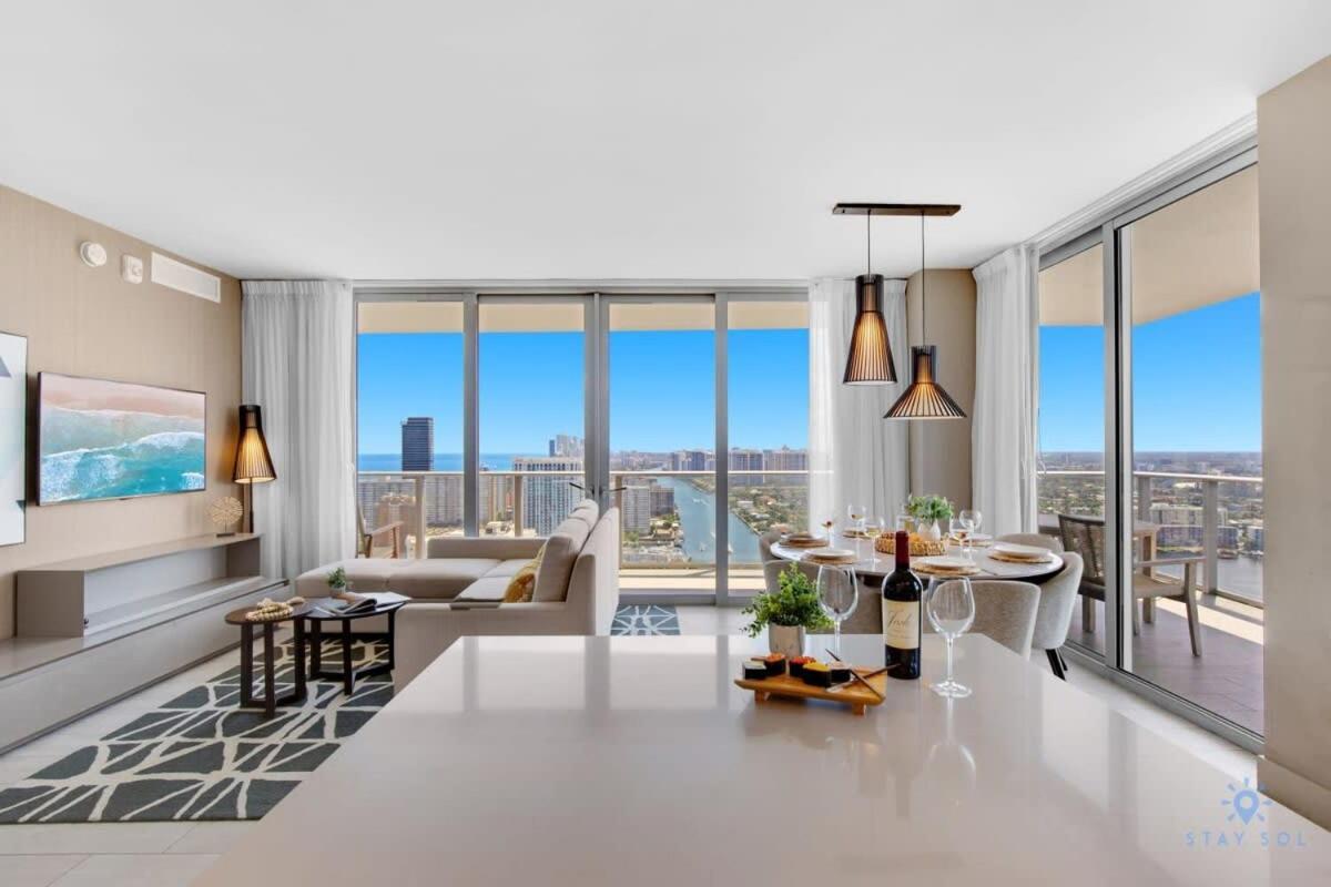 Luxury With Stunning View, Balcony, Amazing Pools Appartement Hollywood Buitenkant foto