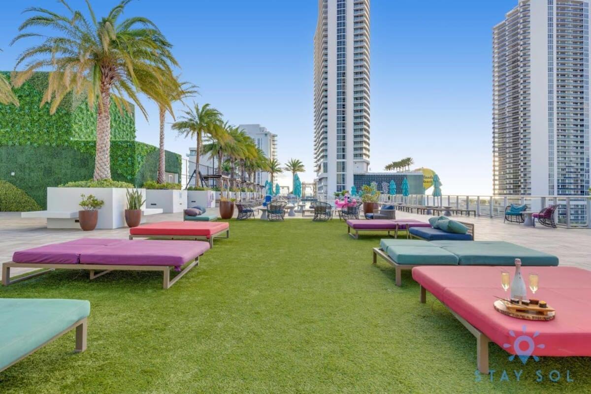 Luxury With Stunning View, Balcony, Amazing Pools Appartement Hollywood Buitenkant foto