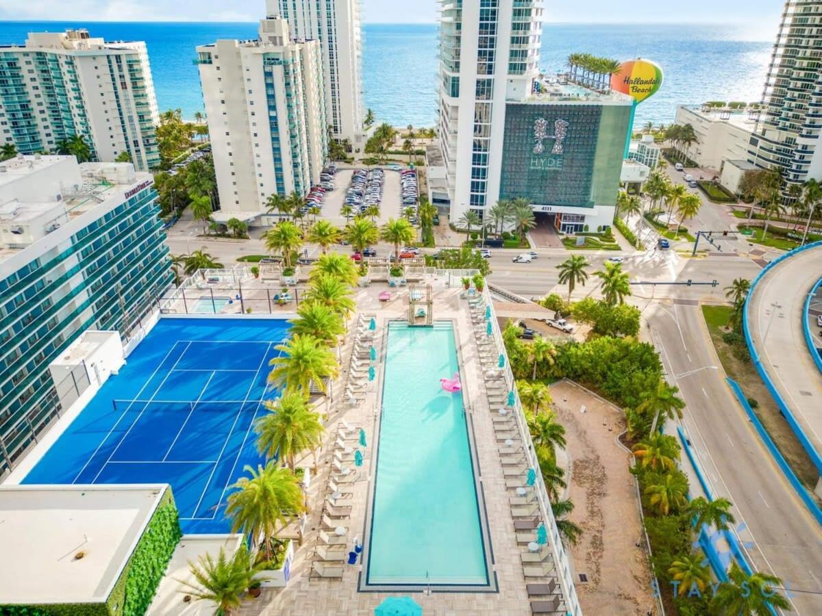 Luxury With Stunning View, Balcony, Amazing Pools Appartement Hollywood Buitenkant foto