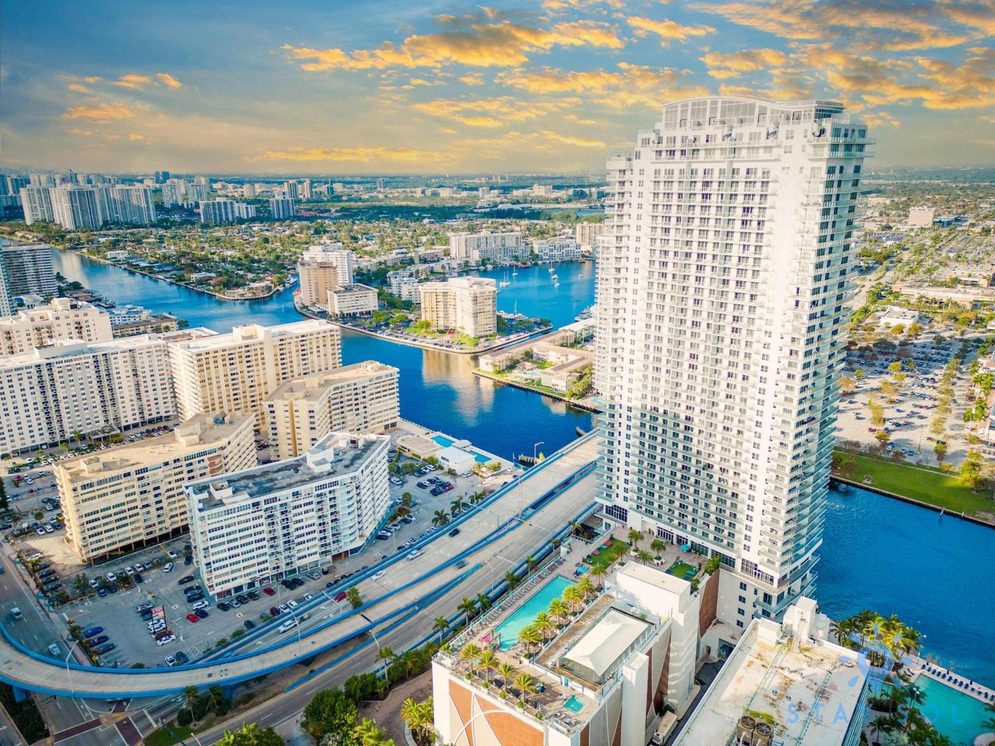 Luxury With Stunning View, Balcony, Amazing Pools Appartement Hollywood Buitenkant foto